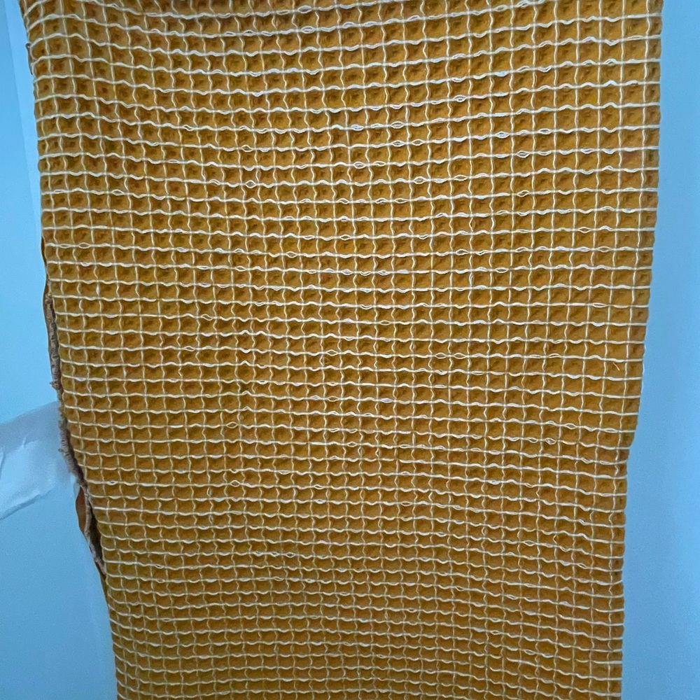 NWOT PEE AAA IMPEX Mineral Yellow & White Contrast Waffle Cushion Cover 12x24”